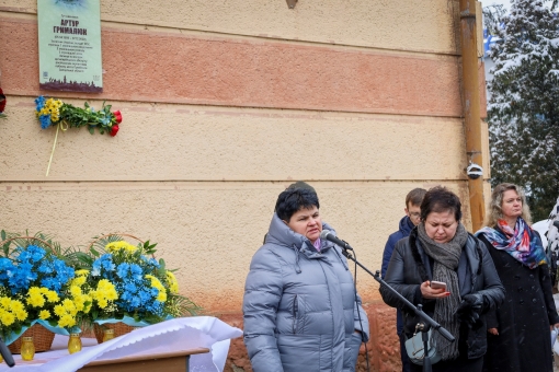 На фасаді Ліцей № 13 Івано-Франківської міської ради відкрили та освятили анотаційні дошки трьом захисникам