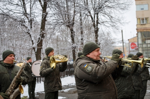 На фасаді Ліцей № 13 Івано-Франківської міської ради відкрили та освятили анотаційні дошки трьом захисникам