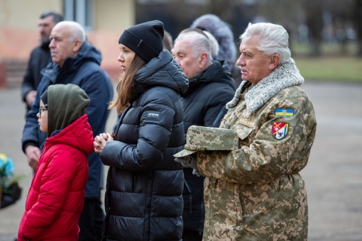 На фасаді Ліцею імені В’ячеслава Чорновола відкрили дошку захиснику України Михайлу Андрушевському