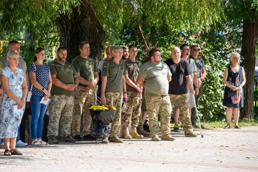 Ще одну пам'ятну дошку відкрили на фасаді Ліцею №22 - Василю Гуцуляку