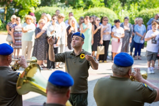 Ще одну пам'ятну дошку відкрили на фасаді Ліцею №22 - Василю Гуцуляку