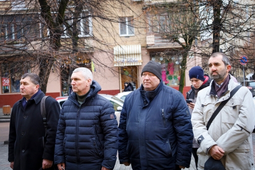 На фасаді Ліцею № 7 відкрили дошку захиснику України Тарасу Микицею