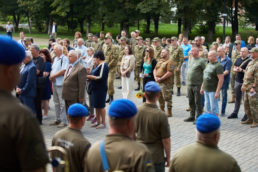 На фасаді Івано-Франківського національного технічного університету нафти і газу встановили анотаційну дошку Захиснику України - Сергію Батюку