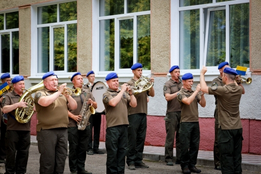 Пам'ятна дошка захиснику Юрію Чопику