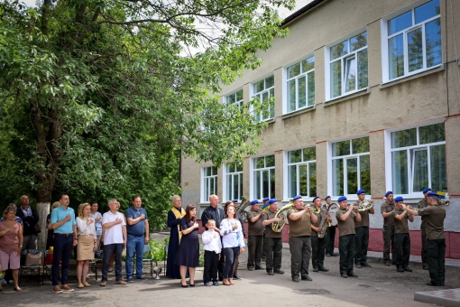 Пам'ятна дошка захиснику Юрію Чопику