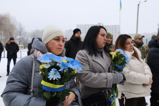 На фасаді ліцею №18 відбулось відкриття ще двох анотаційних дощок загиблим захисникам України - Андрію Клюбі та Тарасу Баторику!