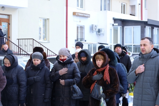 На фасаді будинку вул. Івана Миколайчука, 10А відкрили анотаційну пам'ятну дошку Героєві - Василю Матвіїву