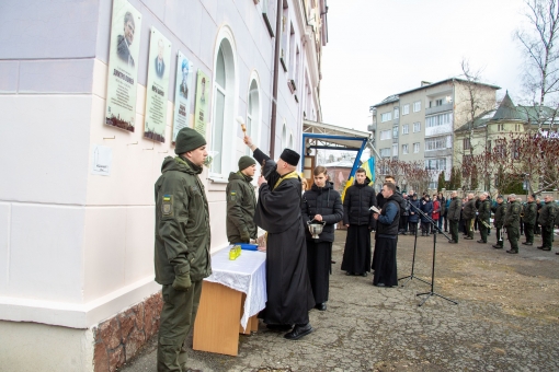 Василь Пасіка - молодший сержант ЗСУ, бойовий медик гірсько-штурмового взводу 10-ї ОГШБ