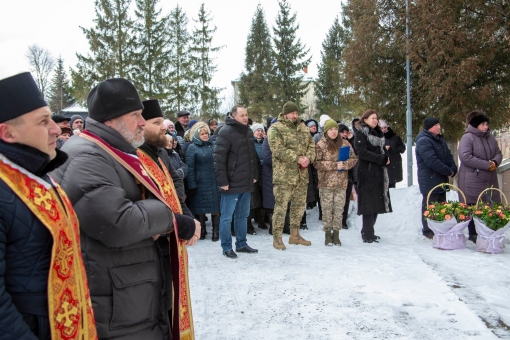 У селі Радча, на фасаді школи, відкрили дві пам'ятні дошки захисникам України - Івану Шептуру та Ярославу Вацебі