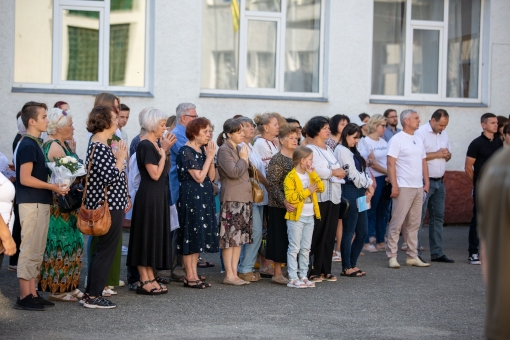 На фасаді ліцею №1 відкрити пам’ятну дошку Тарасу Стахіву - молодому й відважному воїну, який віддано захищав Україну