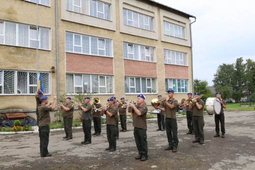 У Тисменичанах в рамках програми «Івано-Франківськ – місто Героїв» відкрили пам’ятні дошки одразу для 8 полеглих Героїв