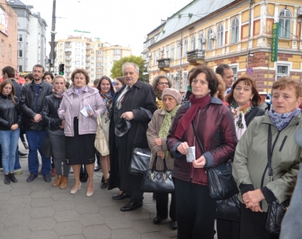 У Івано-Франківську відкрили анотаційну дошку акторці театру Оксані Затварській